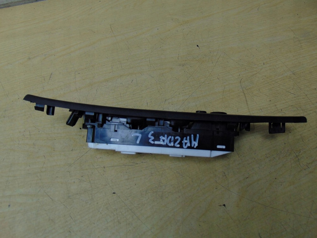 фото №6, Переключатель стекло левый mazda 3 bl europa