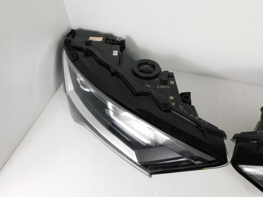 Audi q7 4m рестайлінг  фара правий ліва led комплектна Недорого