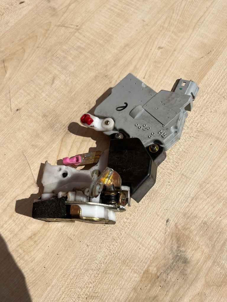 фото №6, Nissan patrol gu4 05r y61 замок правый задняя