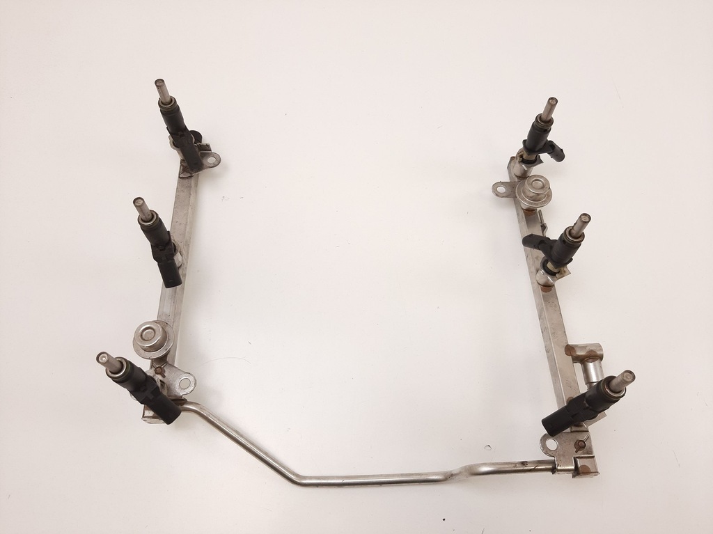 фото №1, Mercedes w204 m272 молдинг впрыскная a2720700995