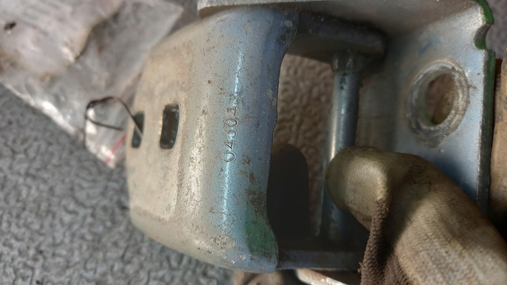 фото №2, Петля дверь правое перед renault megane scenic