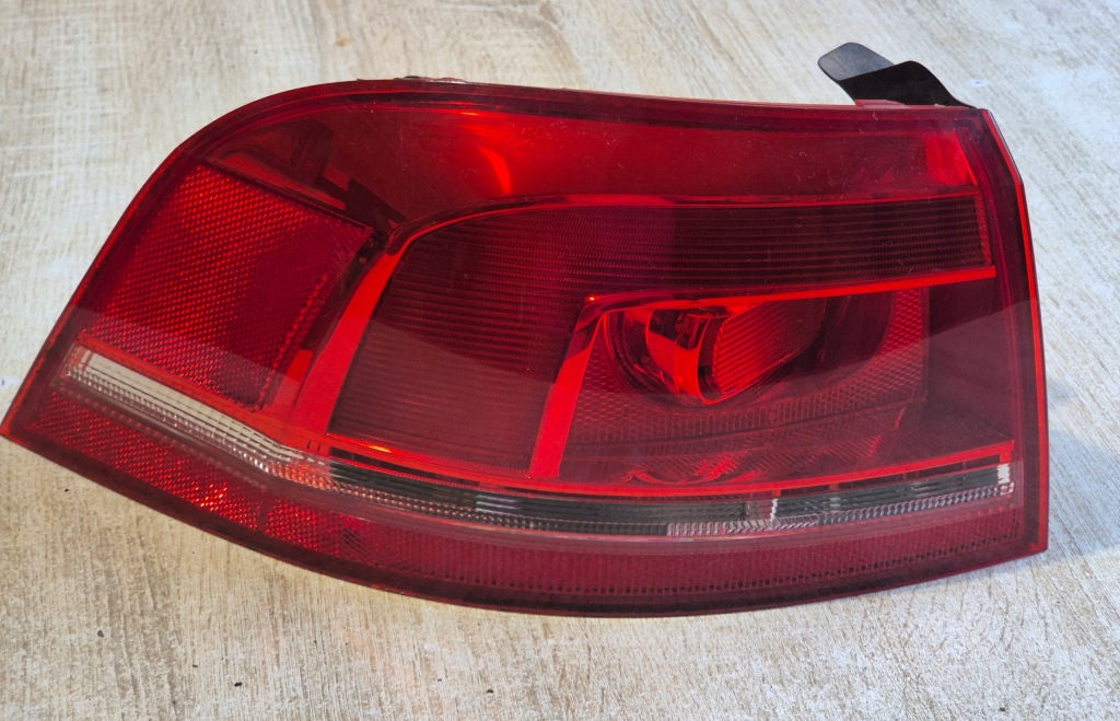 фото №1, Лампа левая задняя vw passat b7 kombi 3af945095a