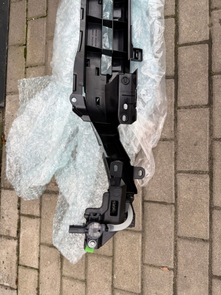 фото №11, Усилитель кронштейн бампера перед land rover discovery sport 14-19r.