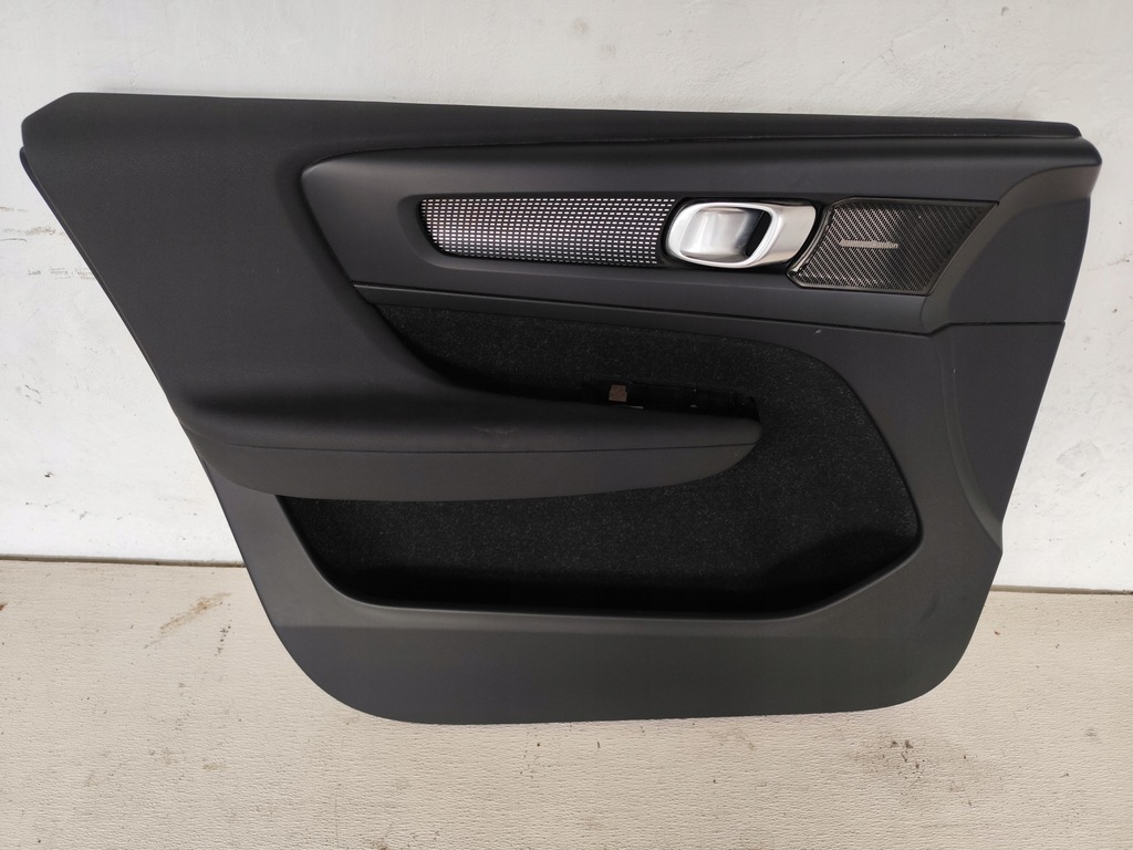 фото №1, Volvo xc40 2018 r-design обшивка дверь левый перед led harman kardon