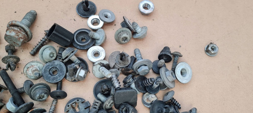 фото №10, Q5 8r sq5 болты винтики защёлки перед бампера поперечина ly9b a4 b8 a5 s4