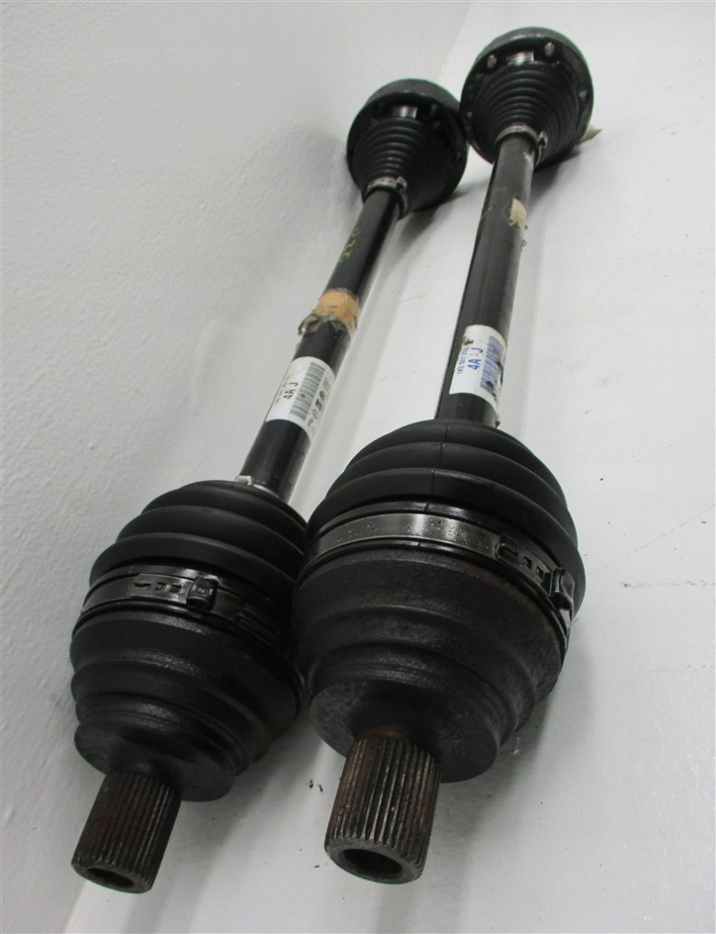 Приводной вал правый  задняя vw golf v a3 8p 3.2 4x4 1k0501204a в Украине