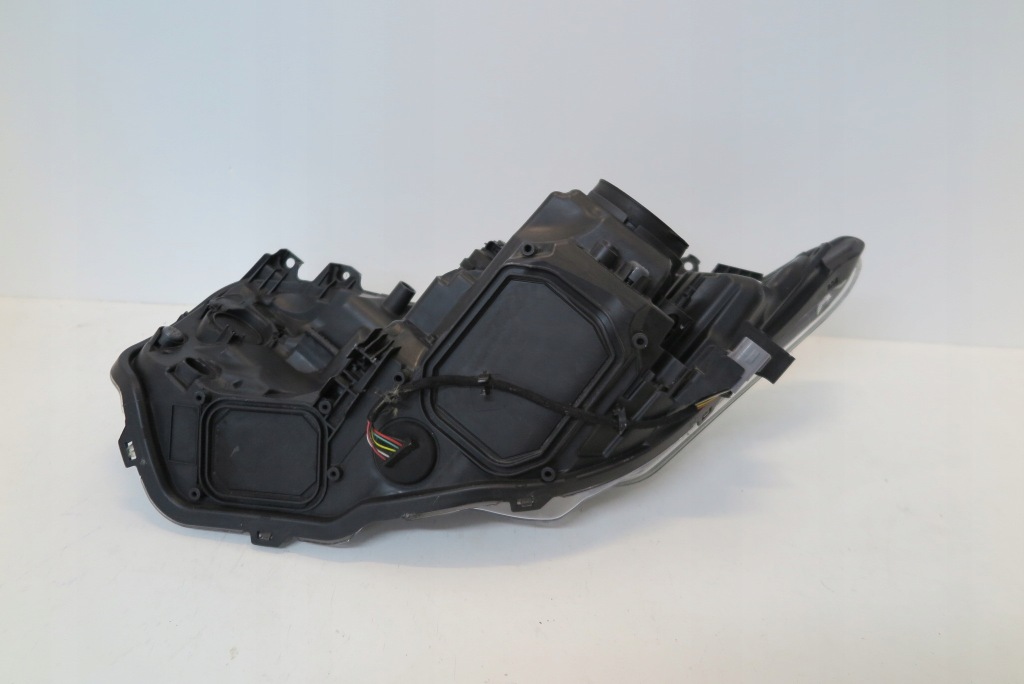 Фара правий перед передня led toyota auris 2 рестайлінг  81110-02k30 Ціна