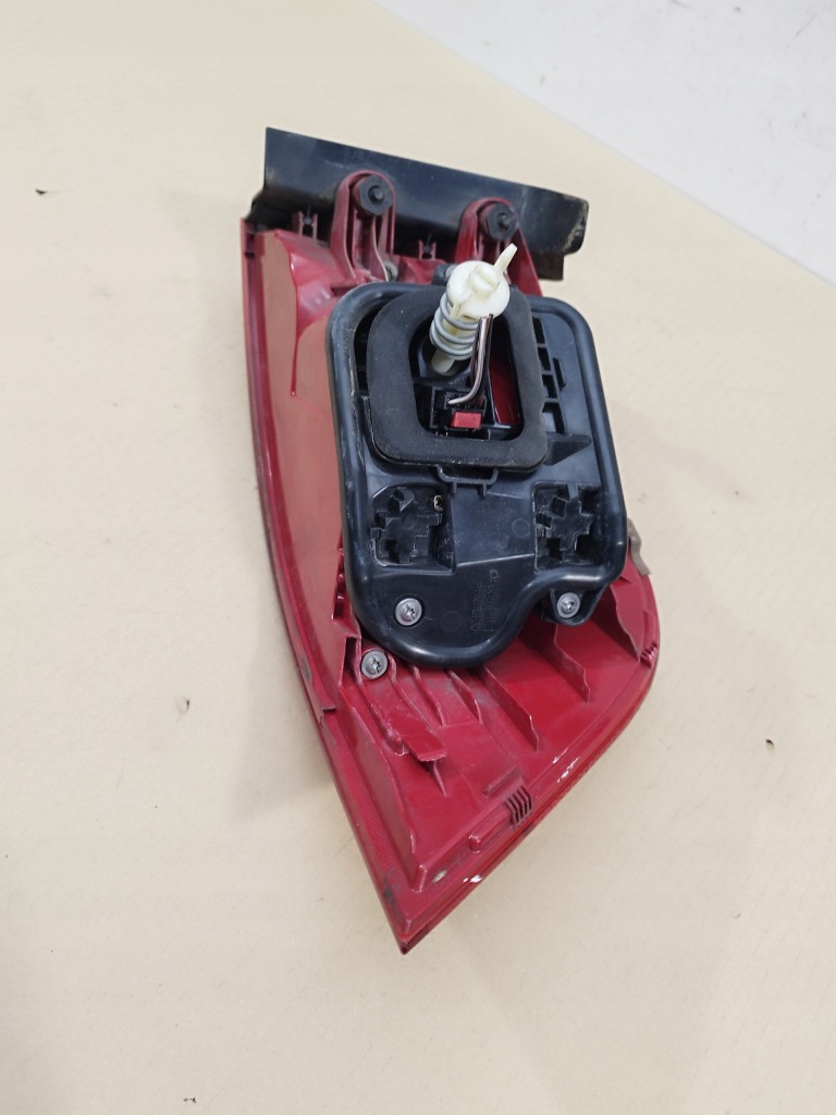 фото №8, Лампа ліва задня задня w крила vw passat b7 kombi 2010-2014 3af945095c