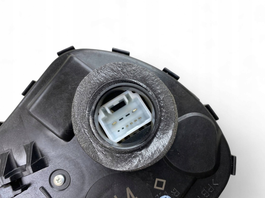 фото №14, Toyota land cruiser j150 замок крышки багажника 1j490218116