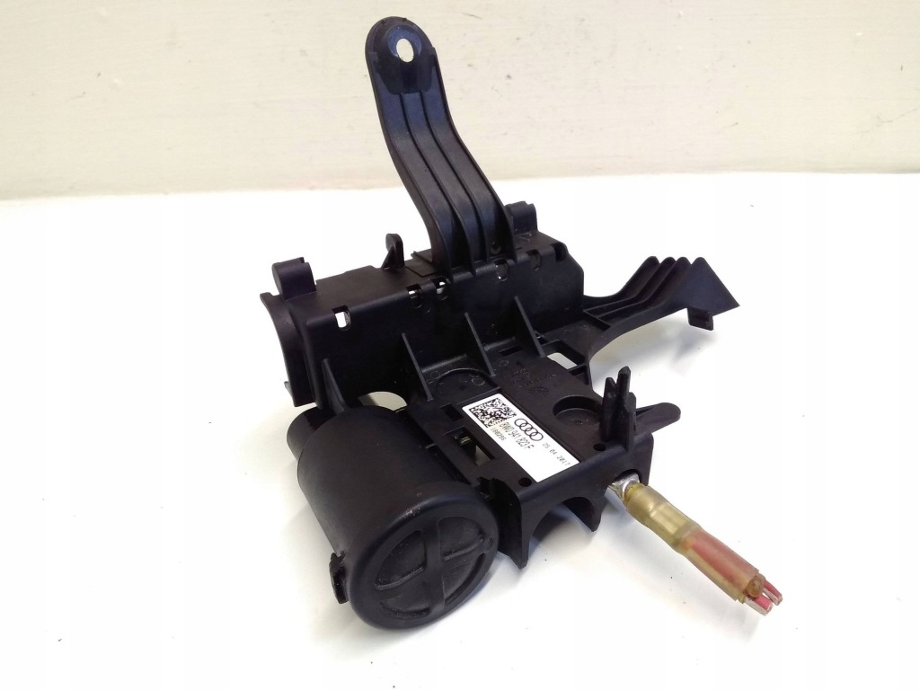 фото №3, Audi a4 s4 b9 2017 рамка / модуль запобіжників