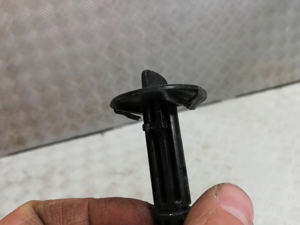 Renault captur штифт штифт радиатора Цена