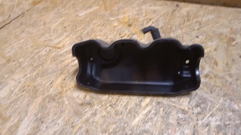 фото №4, Dodge caravan 91 - 95 3,0 v6 кришка клапанів