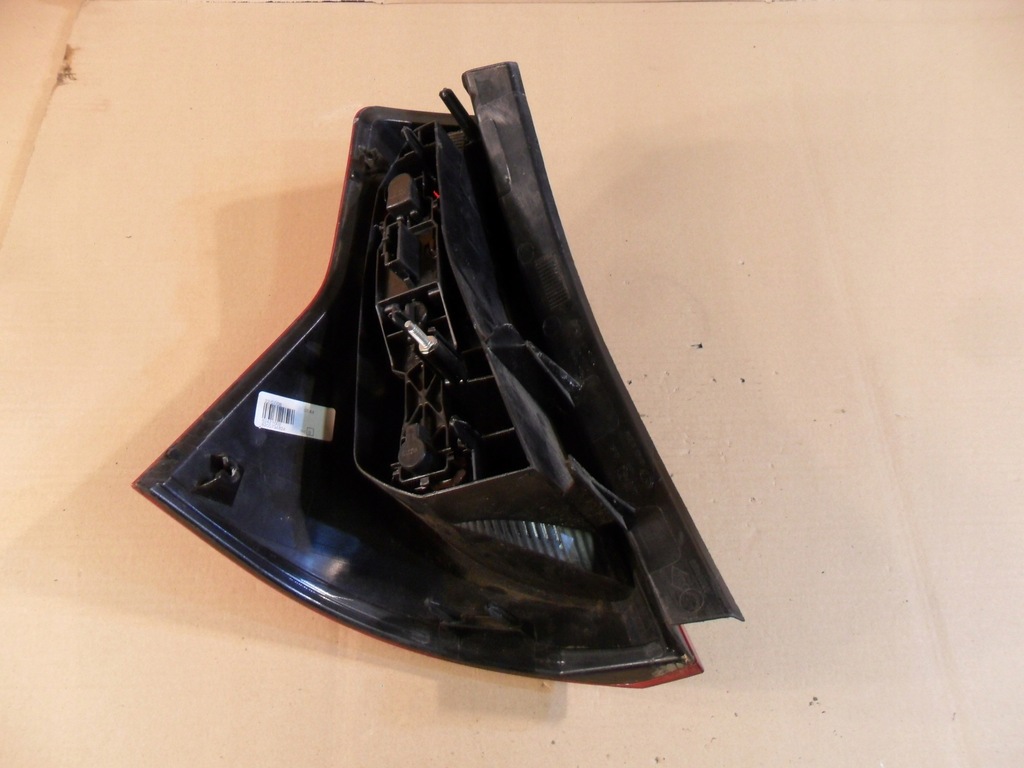 фото №6, Dacia sandero i лампа правий задня 62421002