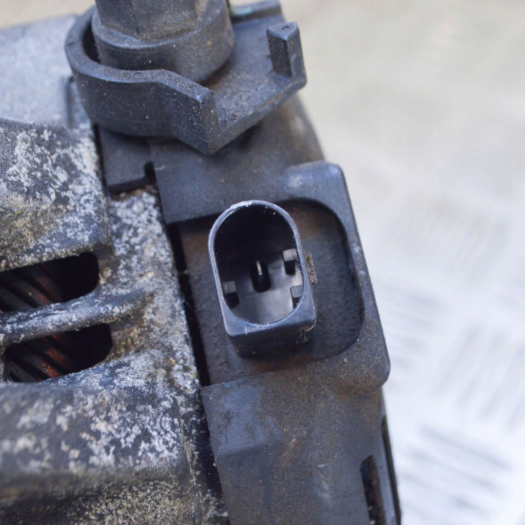 фото №7, Bmw 3 e90 e91 2009 генератор