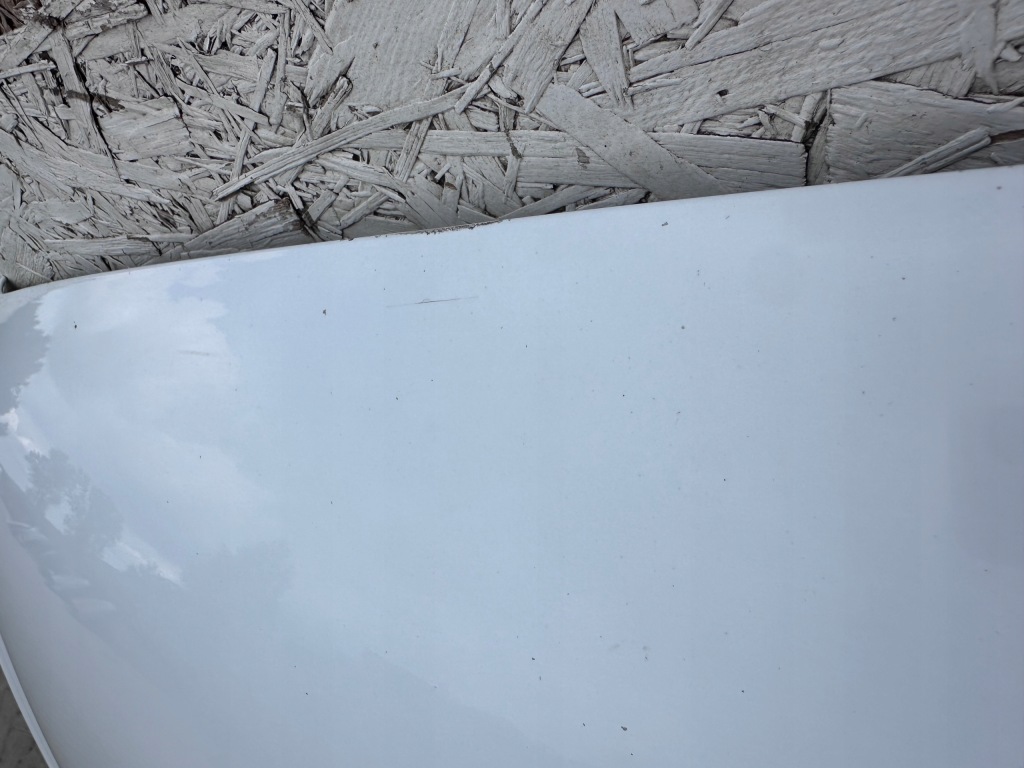 A4 8k капот перед білий ly9c Зі Шроту