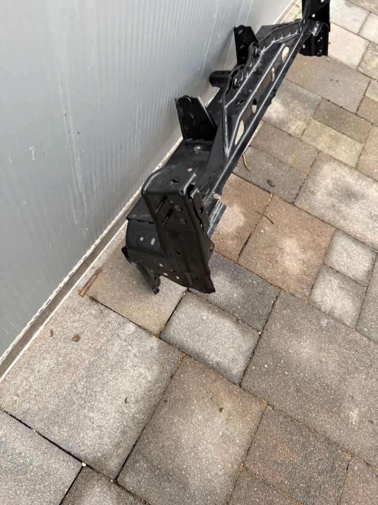 фото №9, Toyota yaris iv gr усилитель верхний