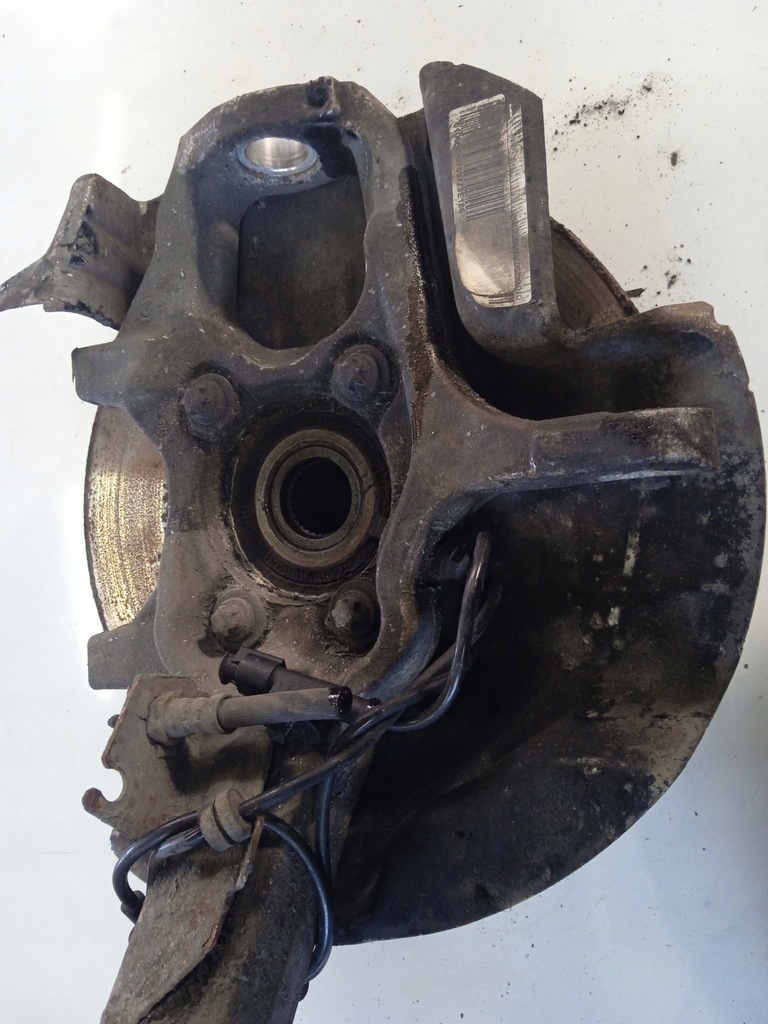 фото №5, Alfa romeo 159 поворотный кулак ступица левая передняя левый перед 1,9jtd 120km