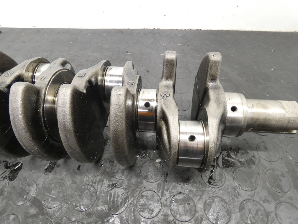 Wał колінчастий renault trafic 3 qashqai vivaro b 1,6 dci r9m 8026r Оригінал