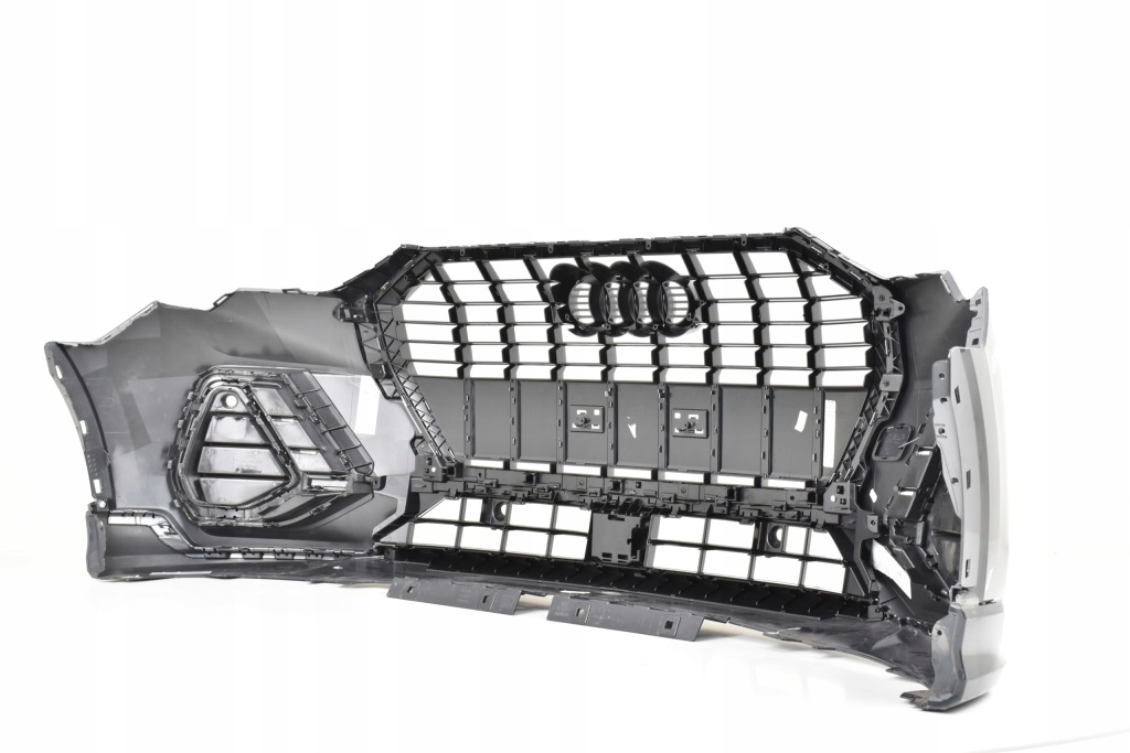 Audi q3 83a s-line 2018- бампер передній Зі Шроту