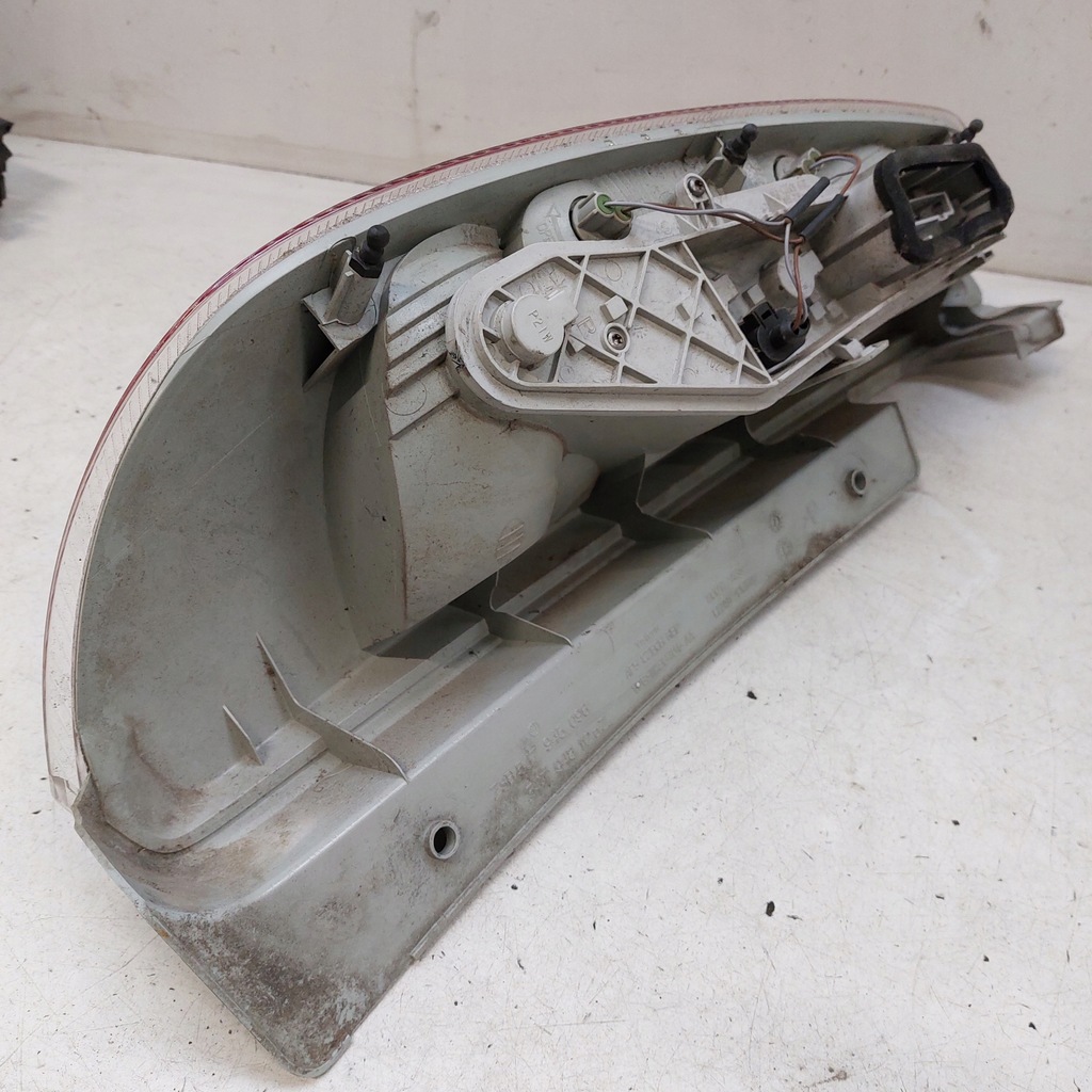 фото №8, Skoda roomster лампа правая задняя cała оригинальная