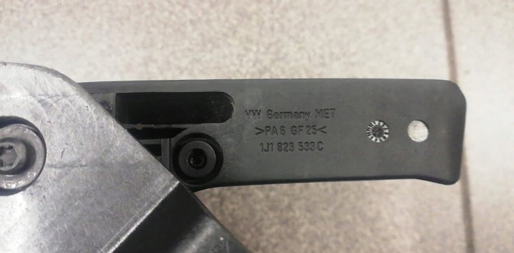 фото №4, Vw transporter t5 ручка кронштейн открывания капот