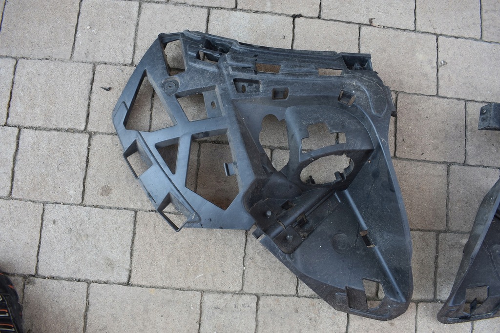 фото №1, Направляющая бампера левый перед renault grand scenic