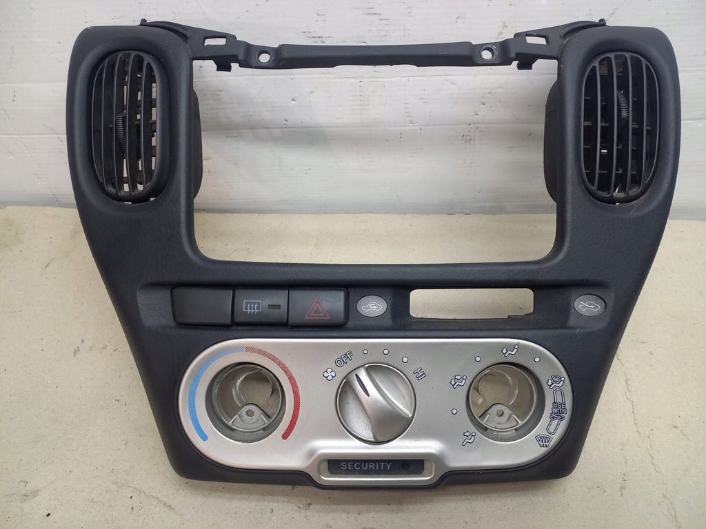 фото №1, Toyota yaris verso рамка консоль приборная панель защита переключатель переключатели