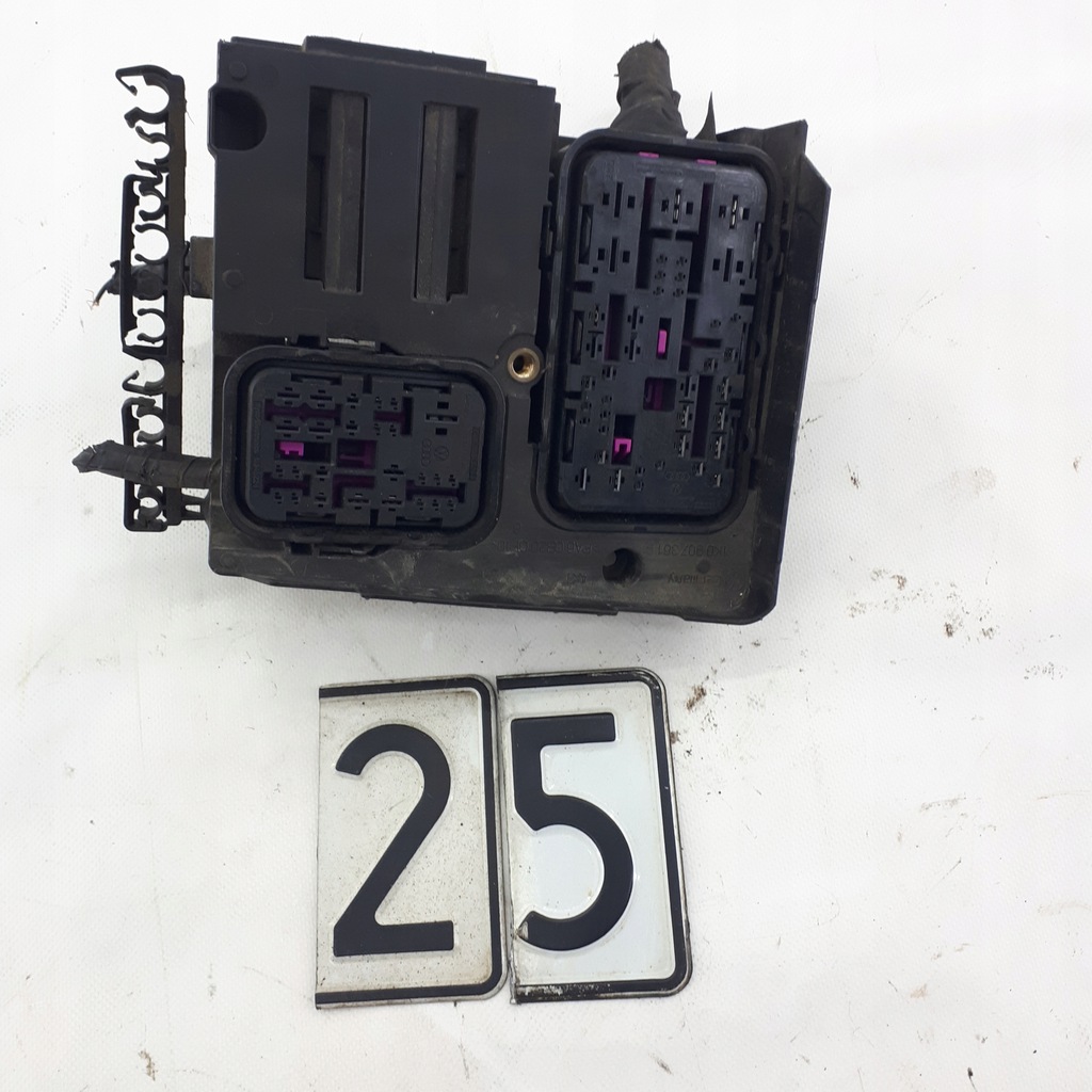 фото №1, Touran 2.0 tdi основание предохранителей 1k0907361b