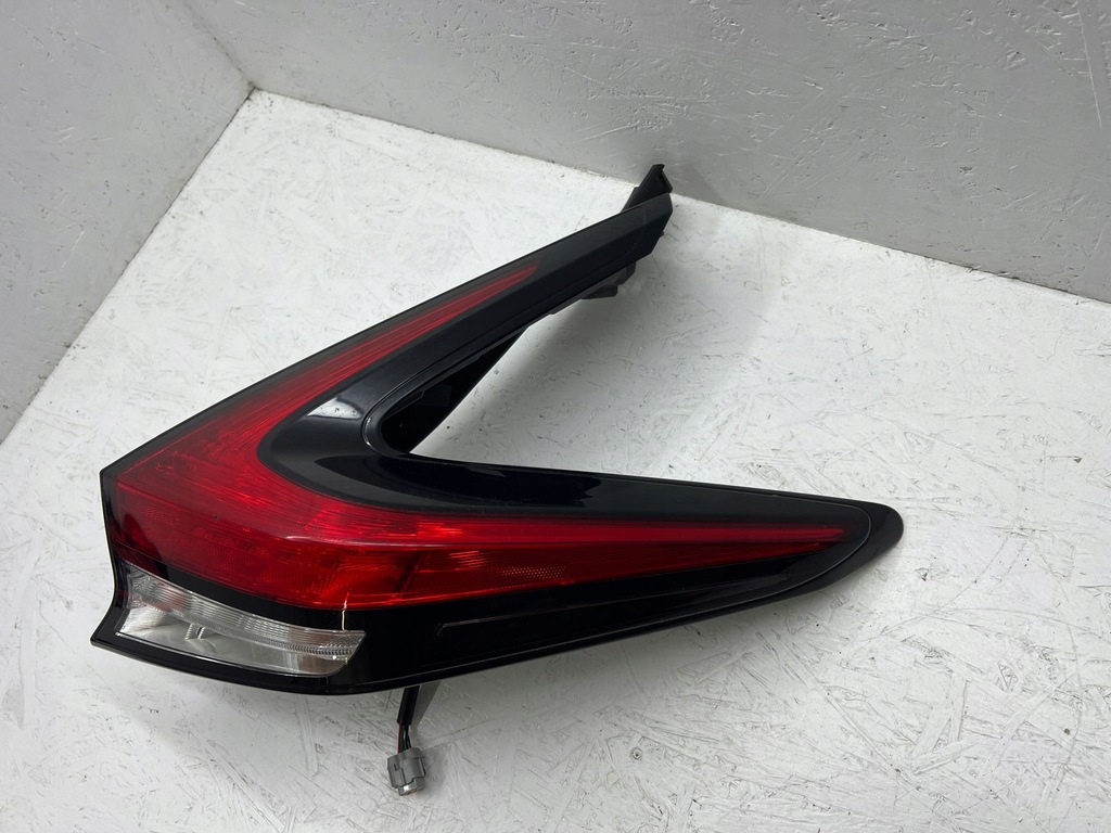 фото №9, Nissan leaf ii ze1 2018 правая сторона лампа задняя