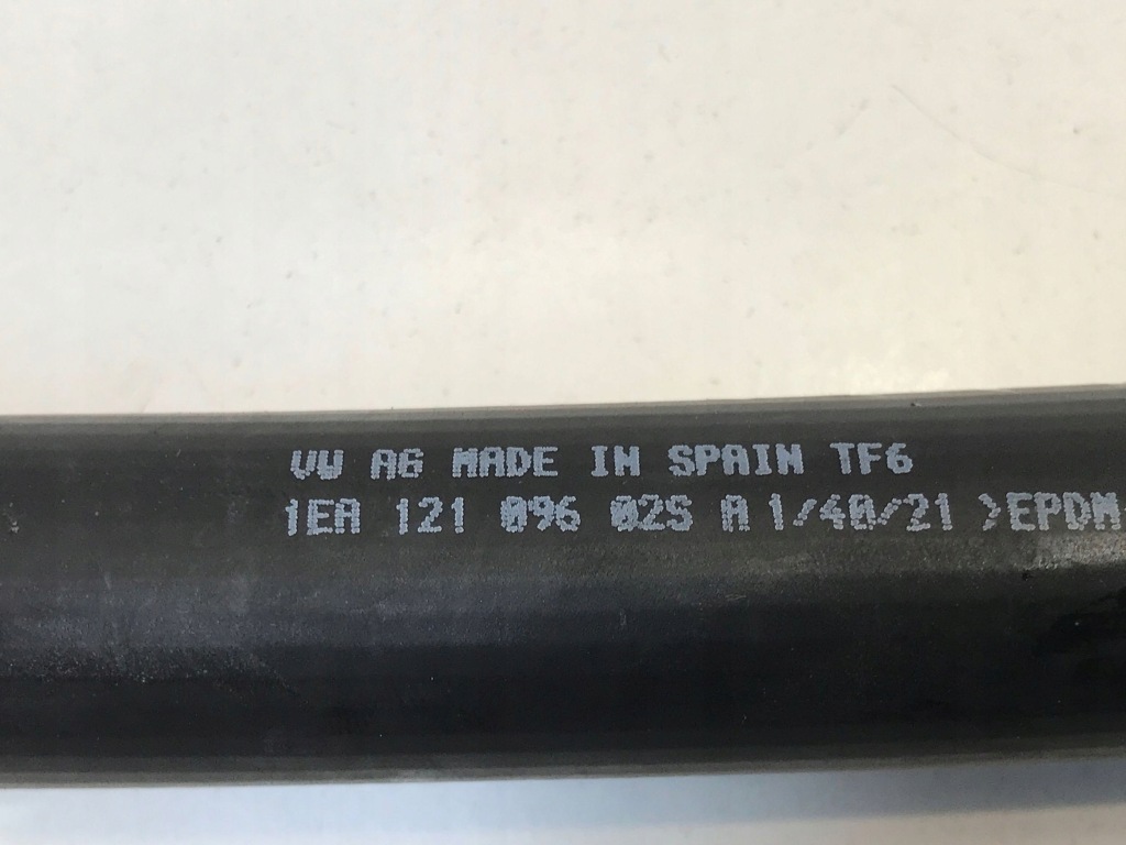 фото №2, Vw id.3 cupra born 2023 шланг wąż wody труба