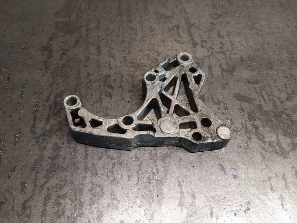 Кронштейн насоса усилителя bmw 3 e46 320d m47d20 204d4 150km 2247556 с Разборки