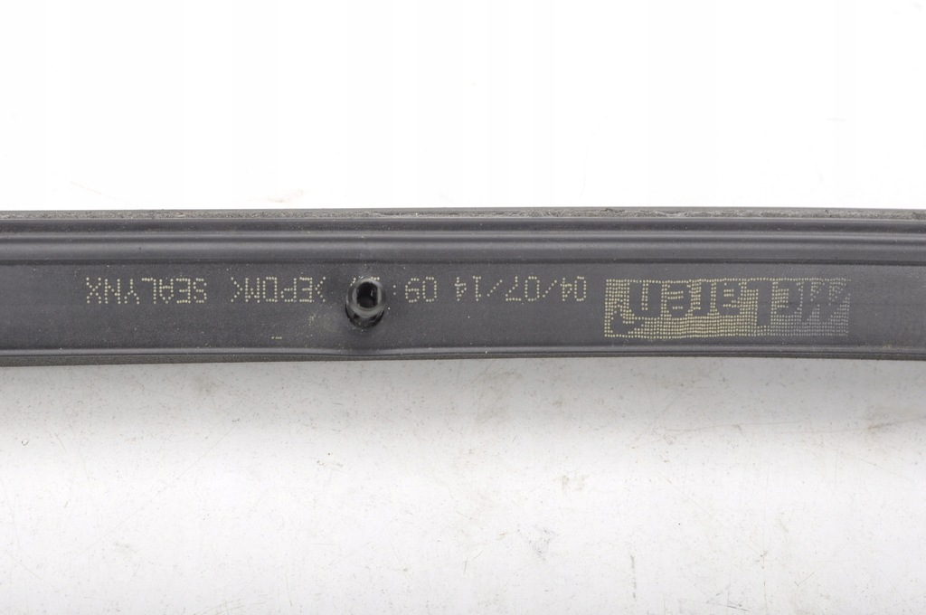 фото №6, Mclaren 650s прокладка дверь правый перед