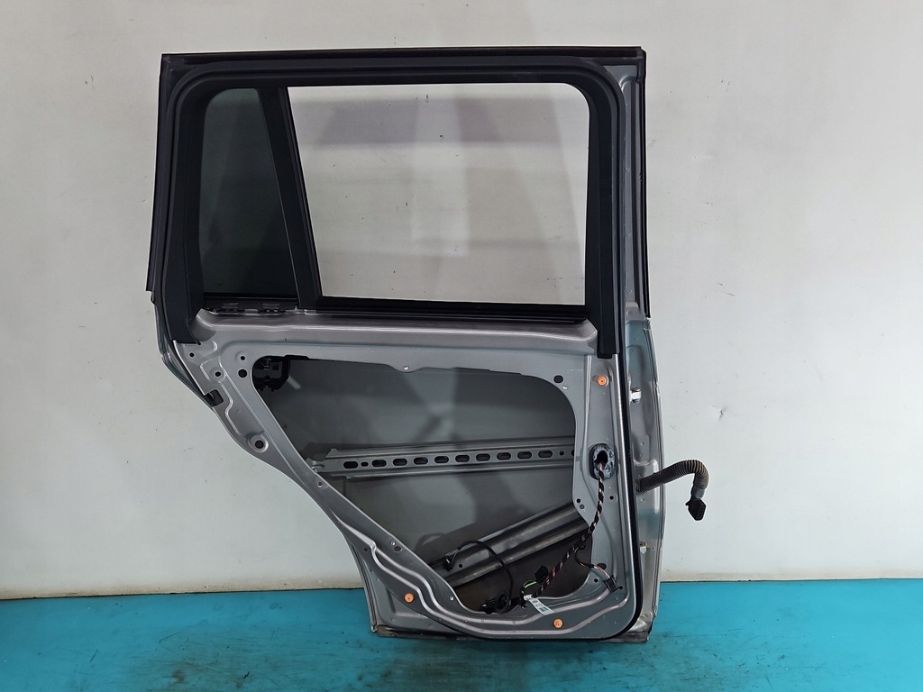 фото №15, Дверь задняя левая mercedes glk x204 08- hb 5d бежевый 775