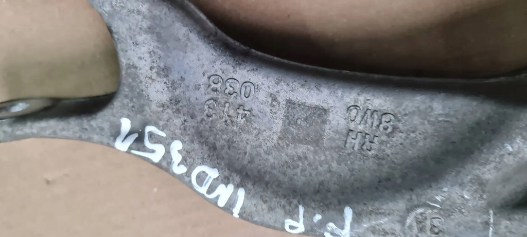 фото №9, A4 b9 8w вилка кронштейн амортизатора правий перед 8w0413038g a5 8w