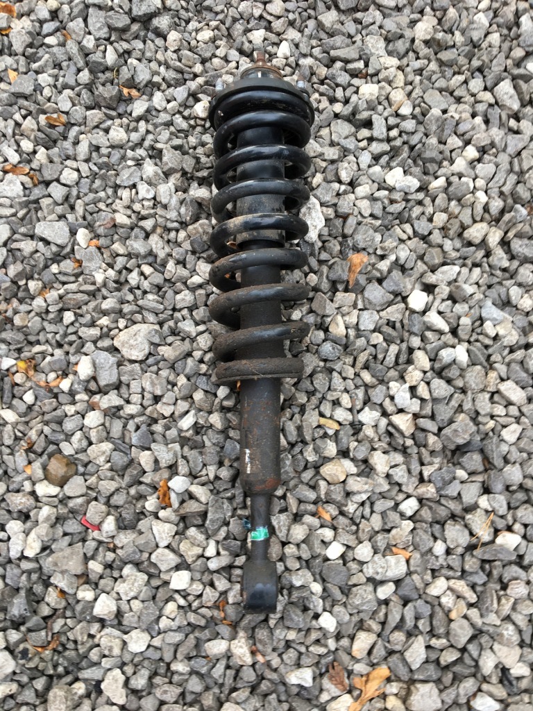 фото №1, Амортизатор правый перед hilux 15- viii 2.4 d4d