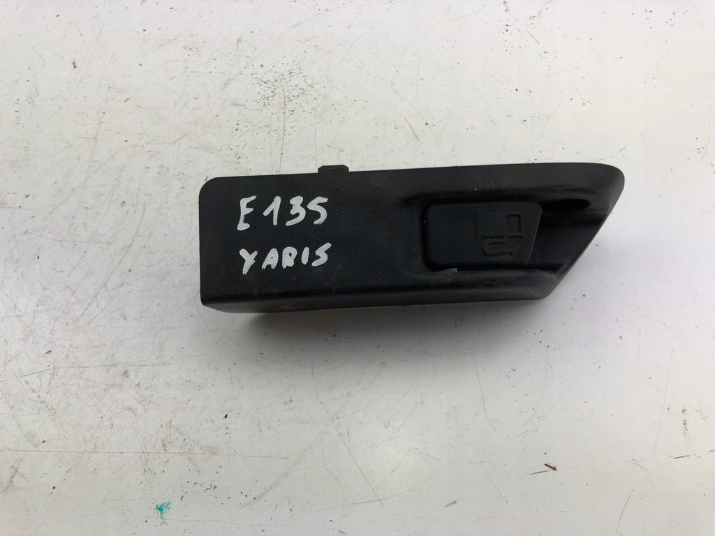 фото №5, Toyota yaris iii відкривання заливної пального кронштейн