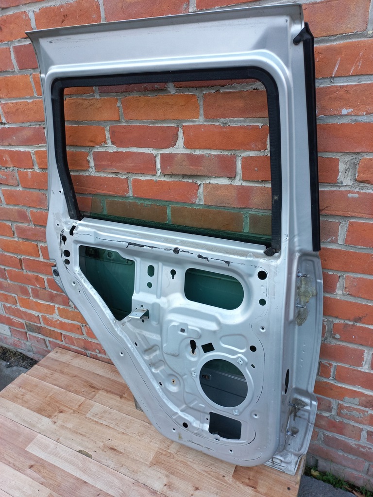 фото №12, Jeep grand cherokee wk 5-10 дверь правый задняя