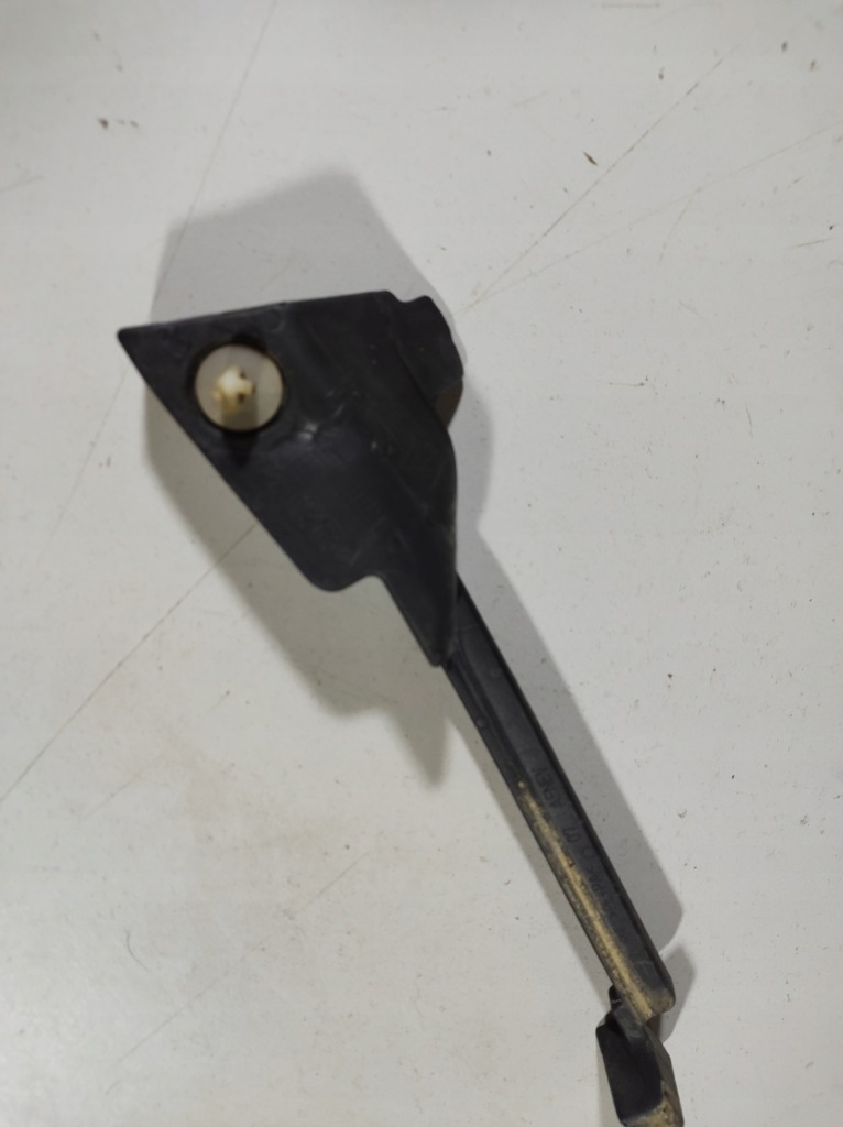 фото №5, Volvo v60 18r- шумоизоляция пена правая 32244405