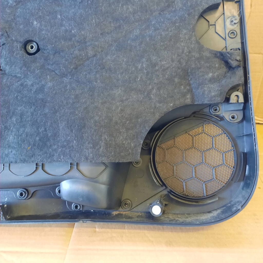 Skoda fabia 3 hb обшивка дверь правый перед 6v1867014j в Украине