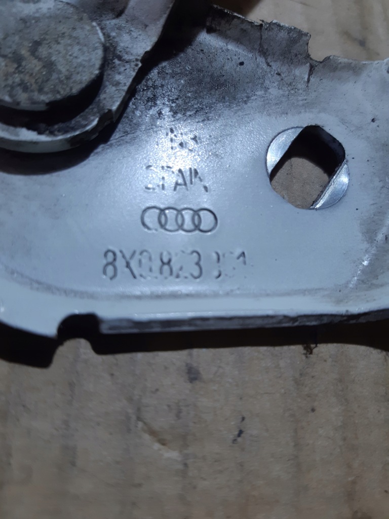 фото №10, Audi a1 8x петли капот левый правый комплект 8x0823301 8x0823302