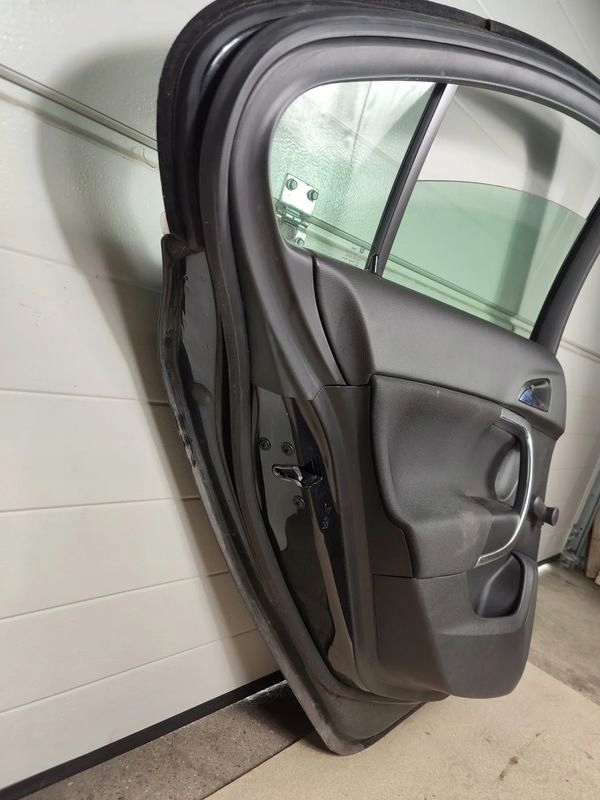 фото №5, Двері ліва задні задня opel insignia a z22c чорні