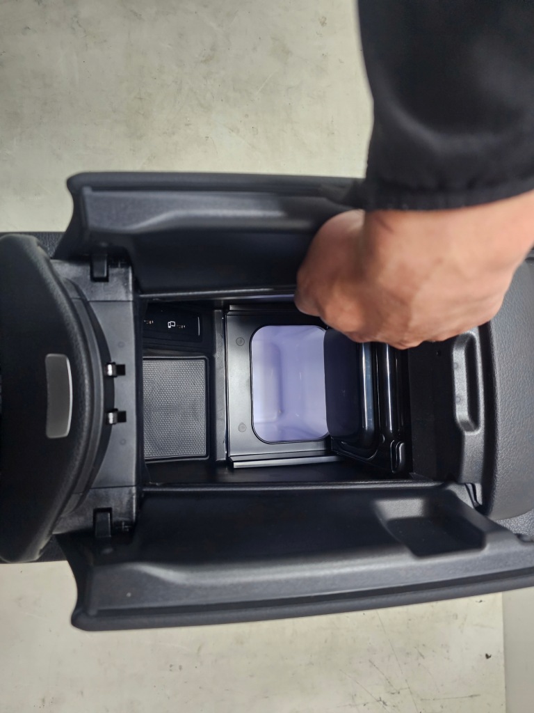 фото №8, Туннель средний подлокотник mercedes v-klasa w447 w448