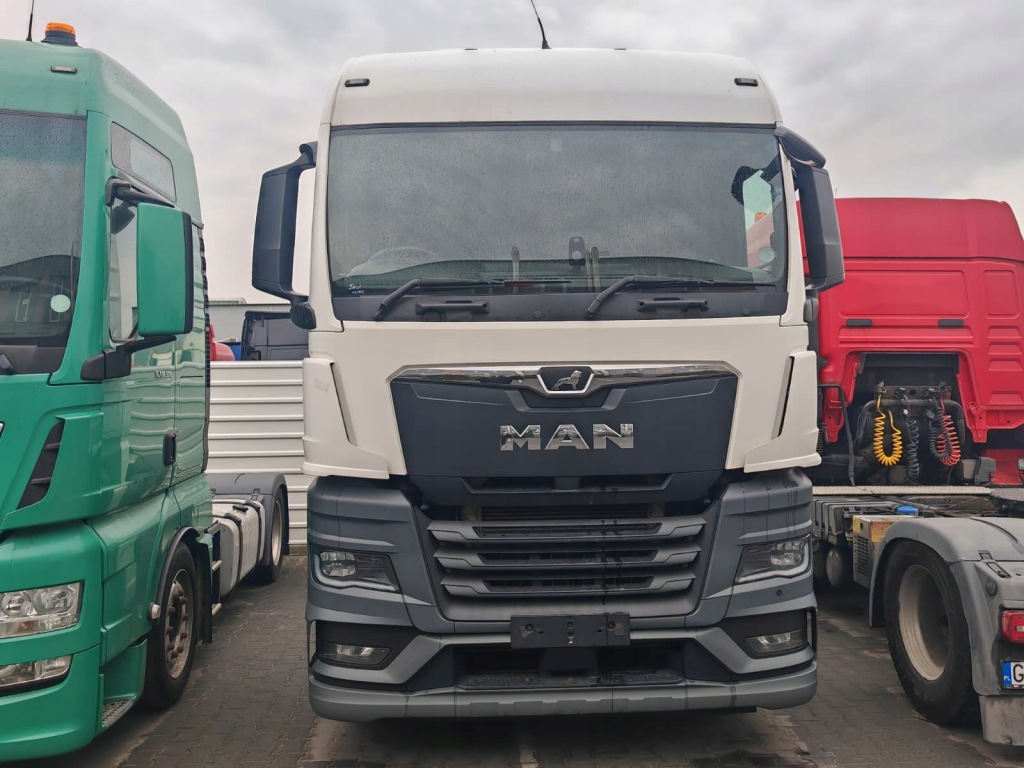 Купити Комплектна кабіна xlx man tgx tg3 новий model білий