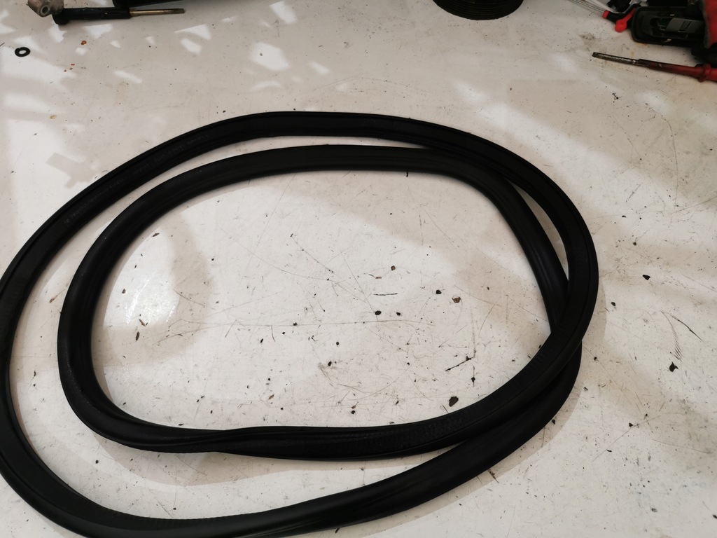 фото №1, Opel astra k прокладка дверь левый задняя 39050215