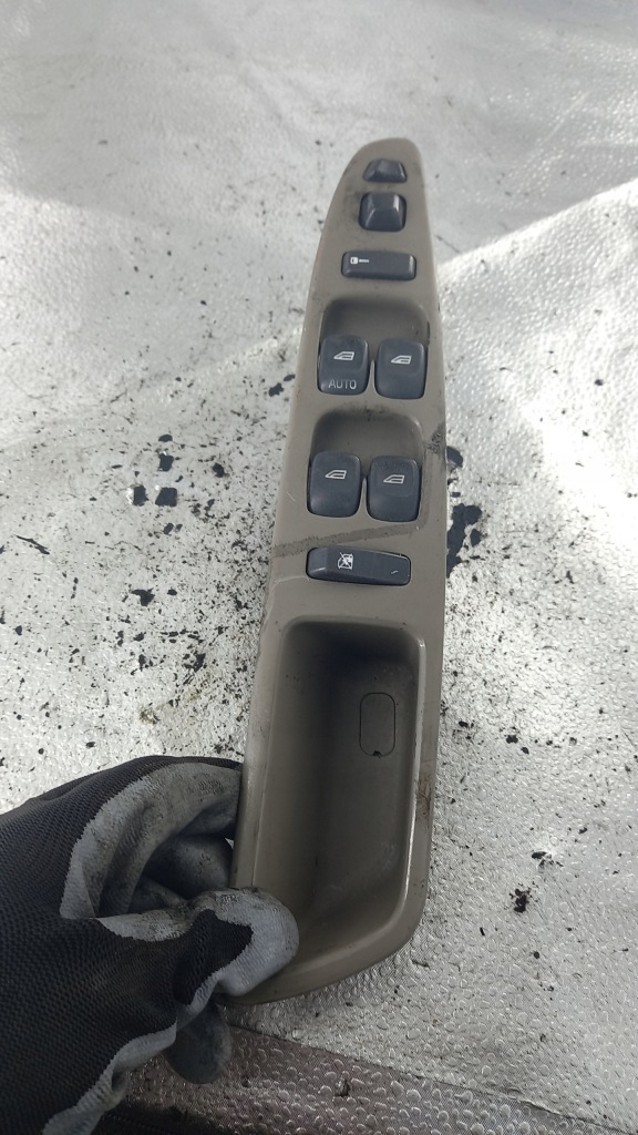 фото №1, Перемикач скло volvo v40 03r hb 30638695