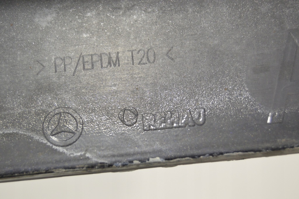 Порог накладка правая mercedes w205 c klasa amg 205690xx40 2056903840 Недорого