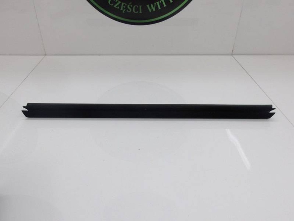 фото №1, Mercedes glk x204 прокладка стекло дверь правый задняя