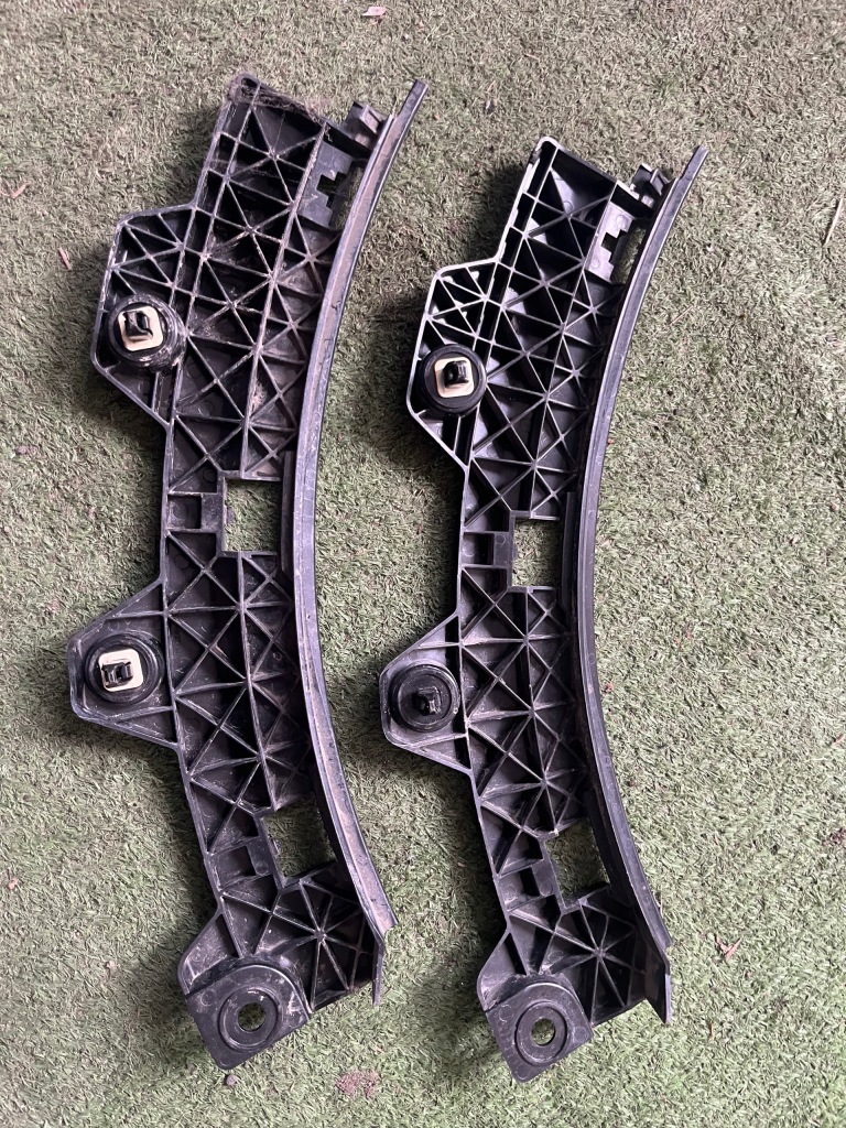 фото №1, Mazda cx3 кронштейн бампера задня l+p 15-