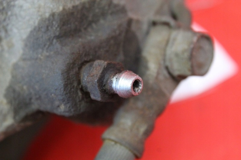 фото №4, Супорт гальмівний лівий перед toyota corolla e15 1.6 valvematic 130 km 06-13