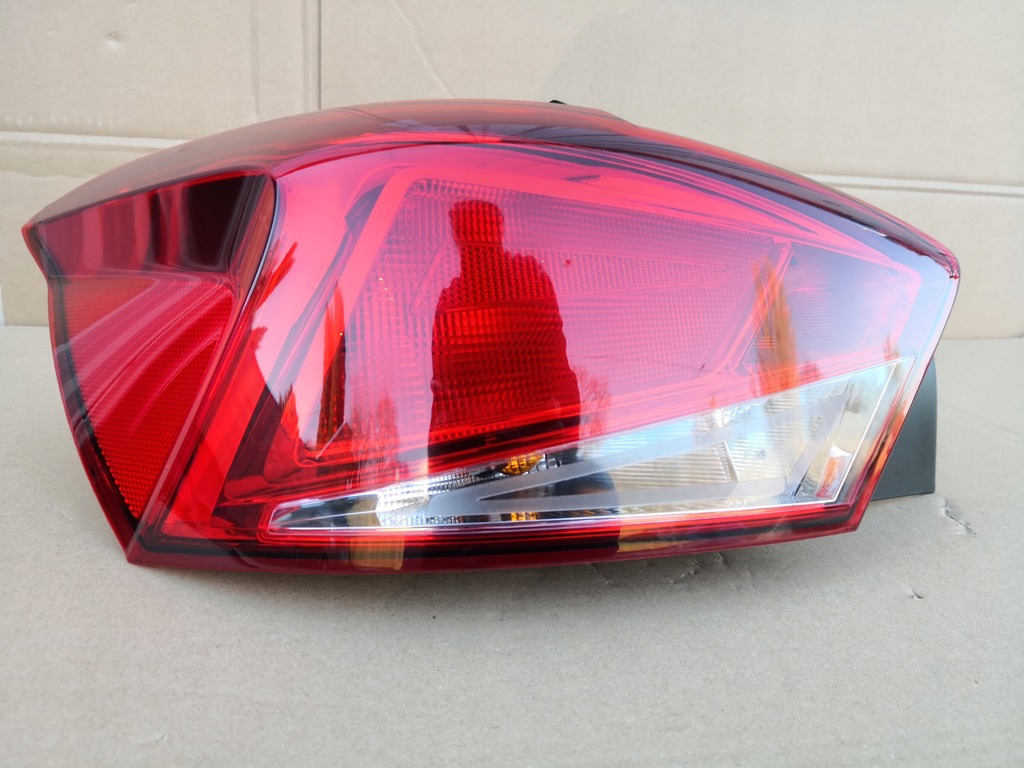 фото №10, Seat ibiza v 6f0 17- лампа задняя левая 6f0945095h